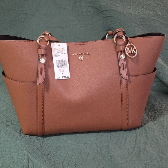 NWT* Michael Kors Sullivan Tote Bag with Gold Accents - Picture 1 of 5